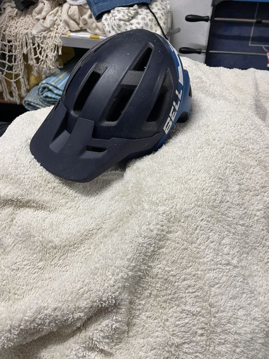 Capacete btt bell e capacete bmx