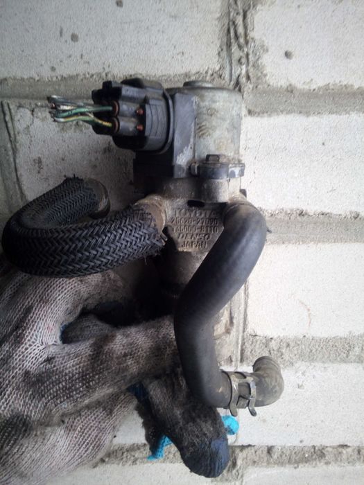 TOYOTA COROLLA E12  03-06 2,0 116KM zawór egr