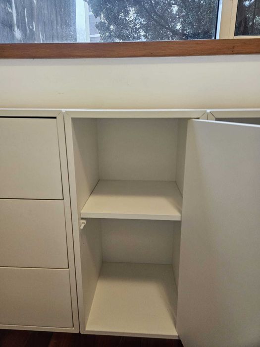 Combinacao de armarios modulares EKET, IKEA