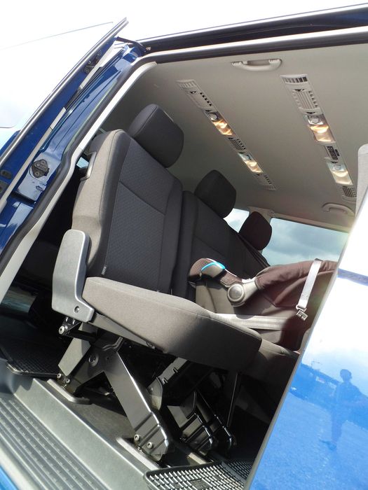 Wynajem busa bus 9 osobowy VW CARAVELLE