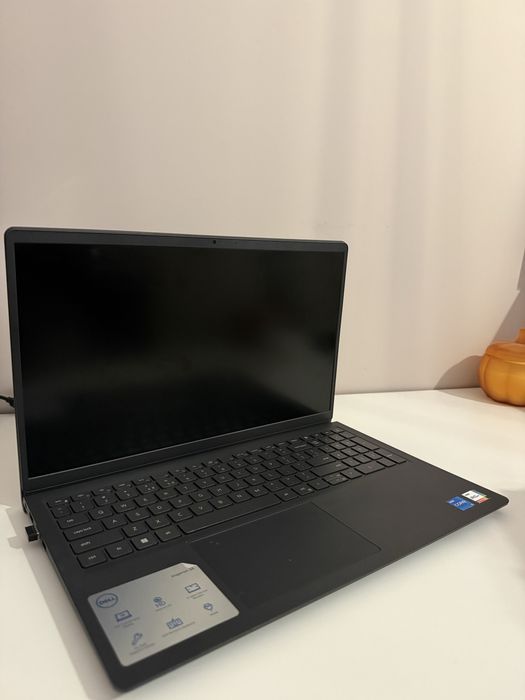 Laptop dell, w bardzo dobrym stanie