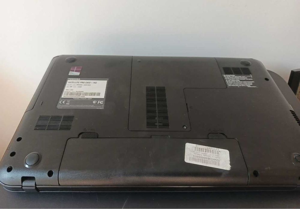 Laptop Toshiba Satellite Pro C850-1K2