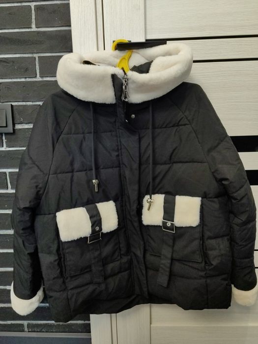 Куртка жіноча коротка зимова розм л.в ідеальному стані оверсайс