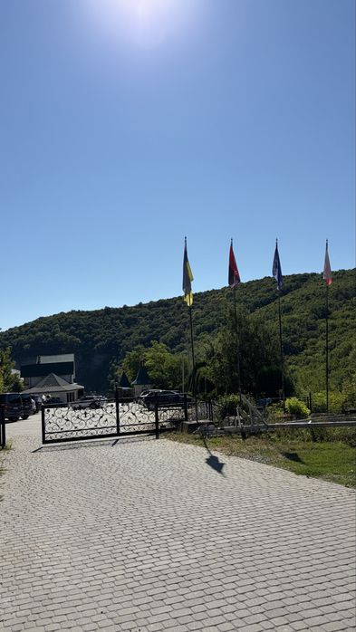 Будинок в селі біля Дністра