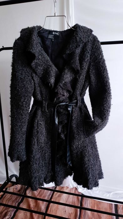 Płaszcz Włoski Damski Grafitowy M 38 Falbany Pasek z Wełną Donna