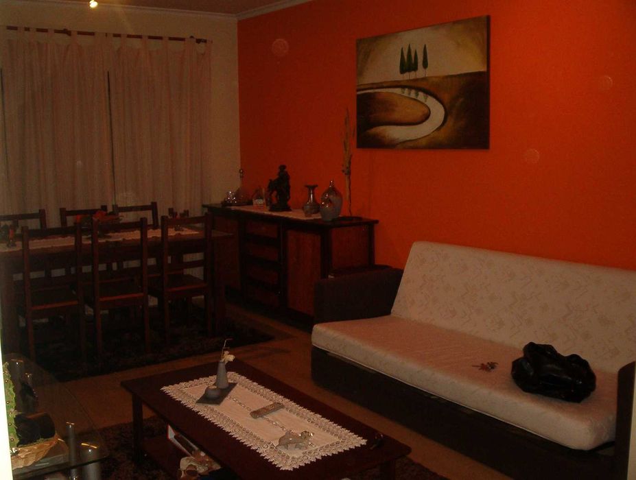Condomínio Terraços da Arrábida -Apartamento 2 assoalhadas com Garagem - Permite apoio á renda - Porta 65