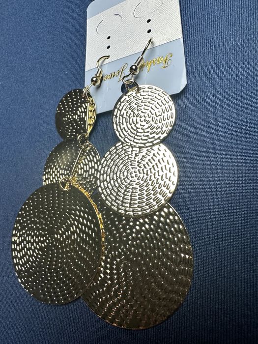 Kolczyki w kolorze złotym