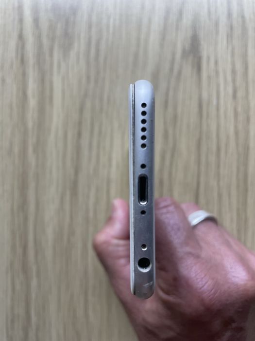 iPhone 6 de 64GB capacidade e Bateria com capacidade maxima de 100%