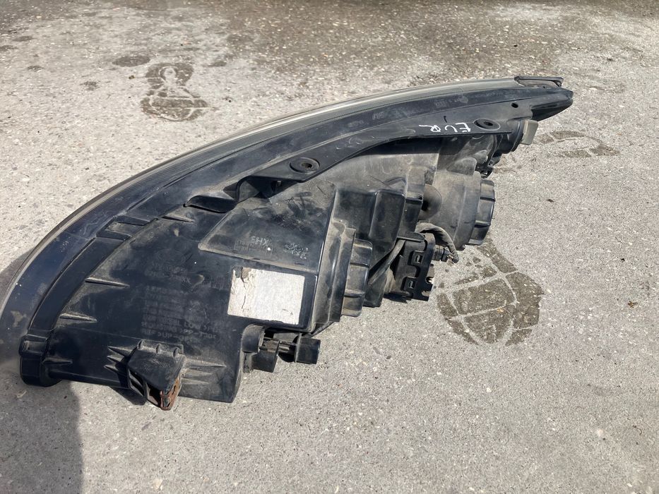 Hyundai i30 - lampa przednia prawa używana
