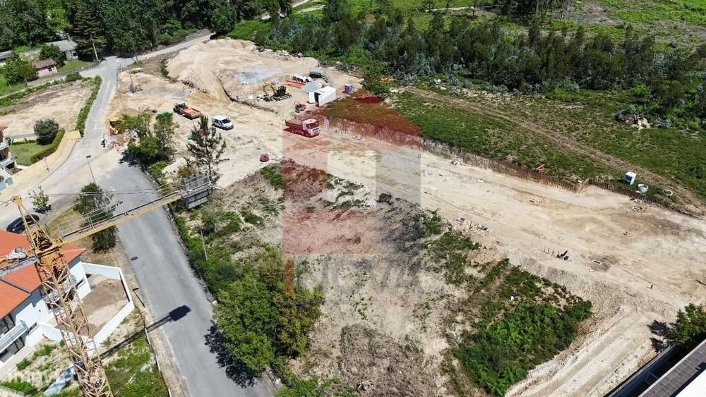 Terreno para construção, Loureira
