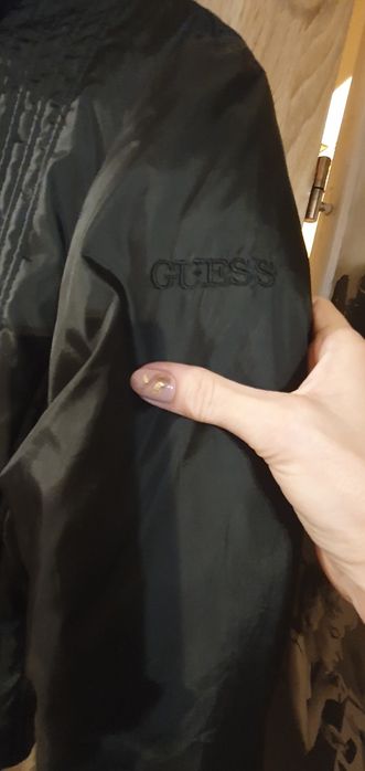 Śliczna kurtka damska ocieplana puchowa Guess