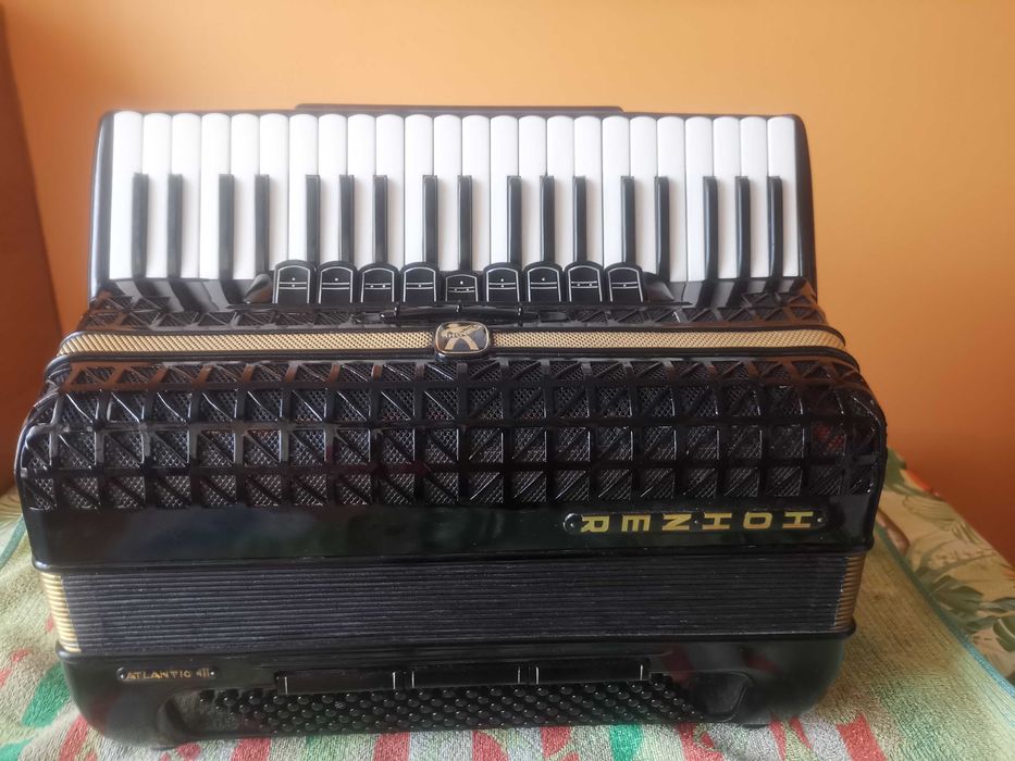 Akordeon HOHNER Atlantic 120 basów