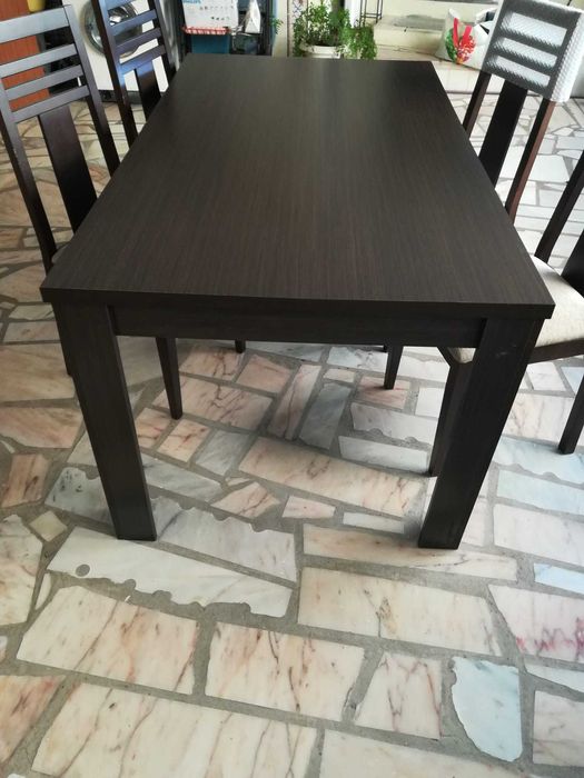 Mesa de Jantar e 4 Cadeiras