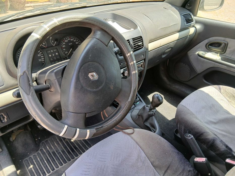 Renault Clio a gasóleo de outubro de 2001