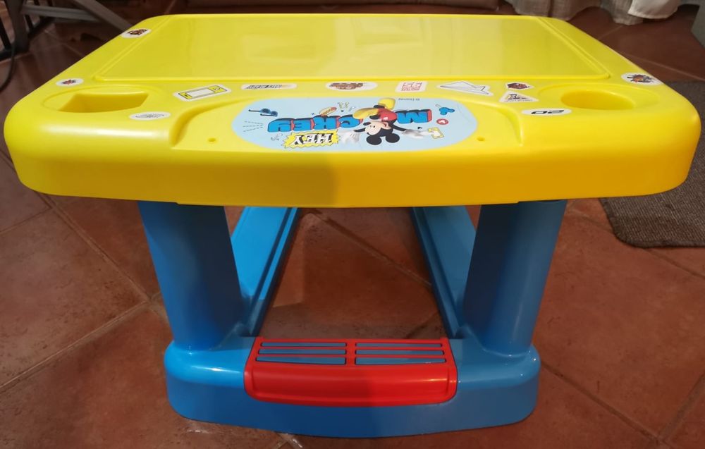Mesa secretária do Mikey