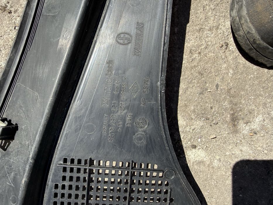 Grelha Para-brisas / Plástico de Escoamento Renault Scénic II - Original