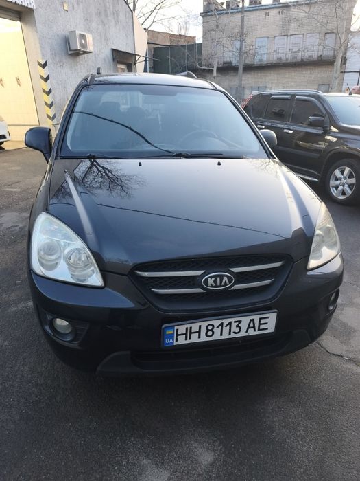 Продам Kia Karens