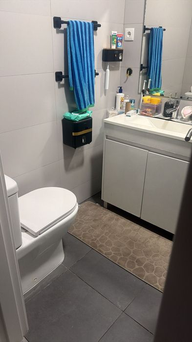 Alugo quarto mobilado