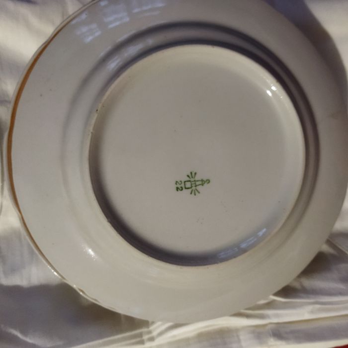 Продам набір тарілок 6 шт