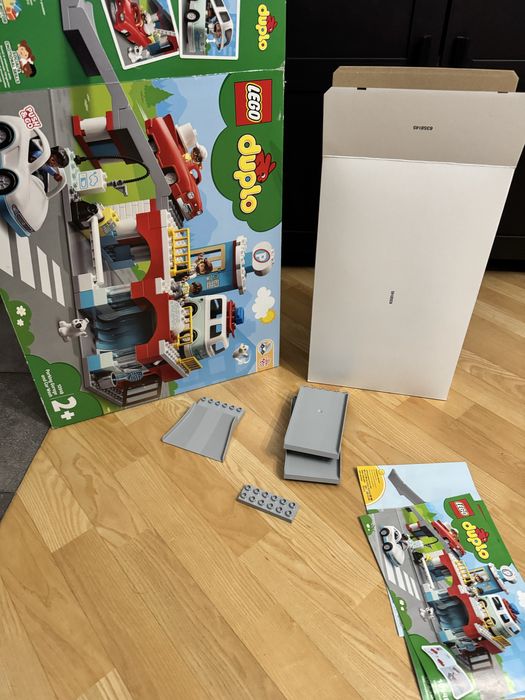 LEGO Duplo 10948 Parking piętrowy i myjnia samochodowa