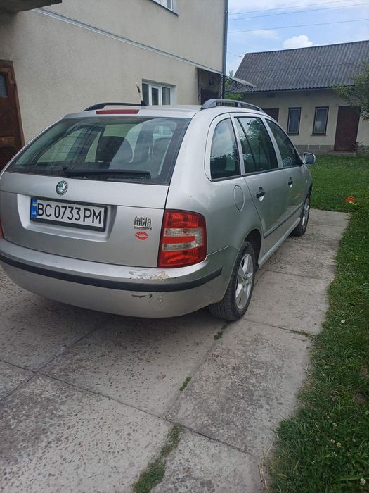 Шкода фабія 1.       1.4 бензин  v16.  Автомат