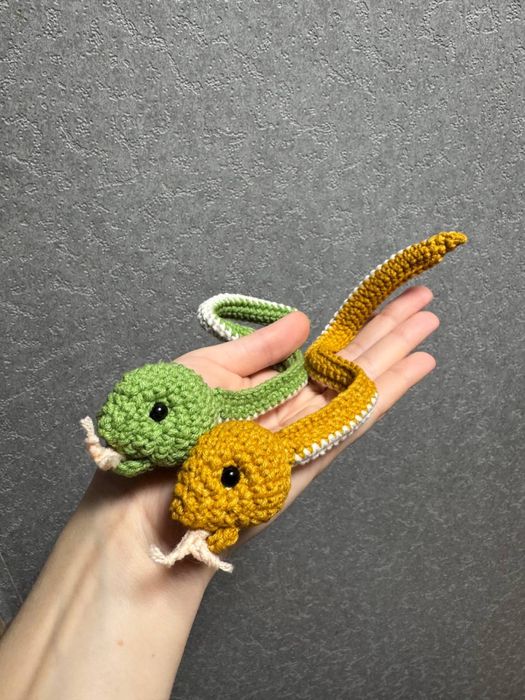 Вязаная игрушка змейка символ 2025г ручная работа