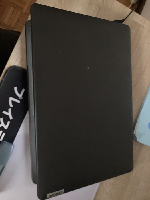 Portatil Lenovo preto