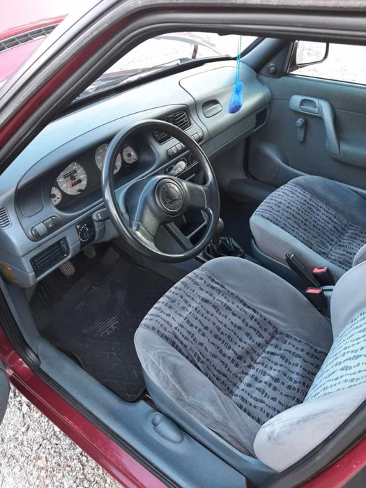 Skoda Felicja sprawna opłaty dwa komplety kół