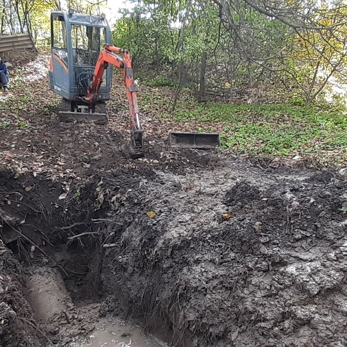 Послуги міні екскаватора, Услуги мини экскаватора