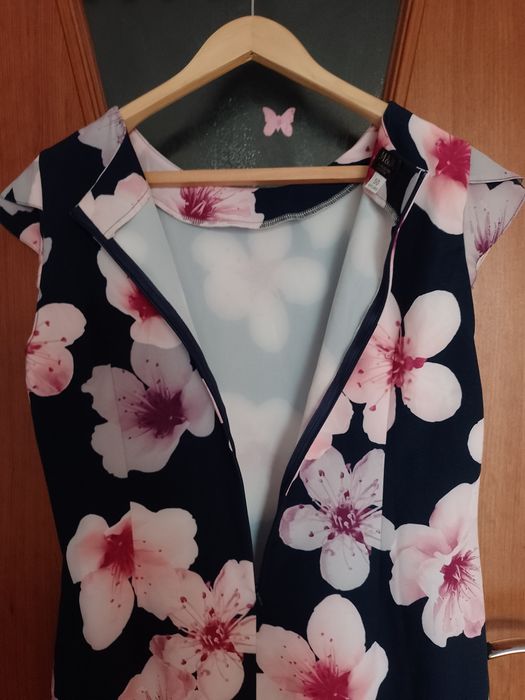 Elegancka sukienka 44 w kwiaty