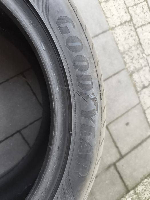 Goodyear 235/45 R17