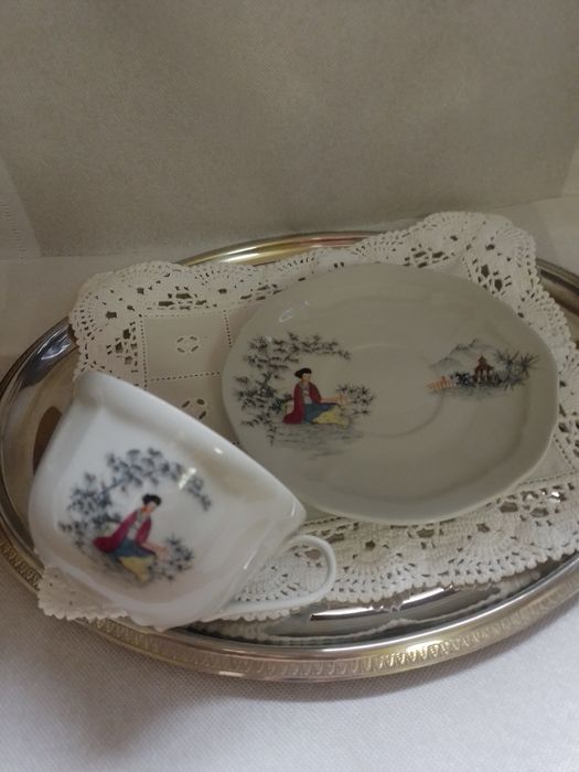 Chávena almoçadeira com pires em porcelana Coimbra