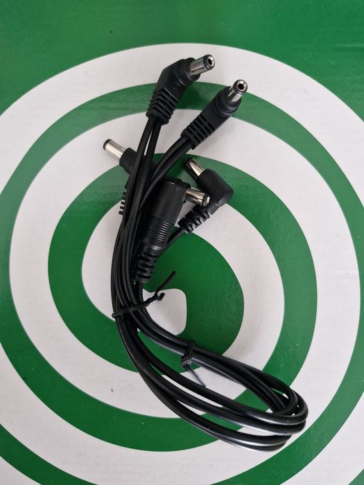 Fonte de alimentação para pedais de efeitos