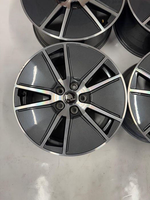 Felgi Aluminiowe oryginał 5x112 7.5J x 17'' ET 38 Ronal SKODA