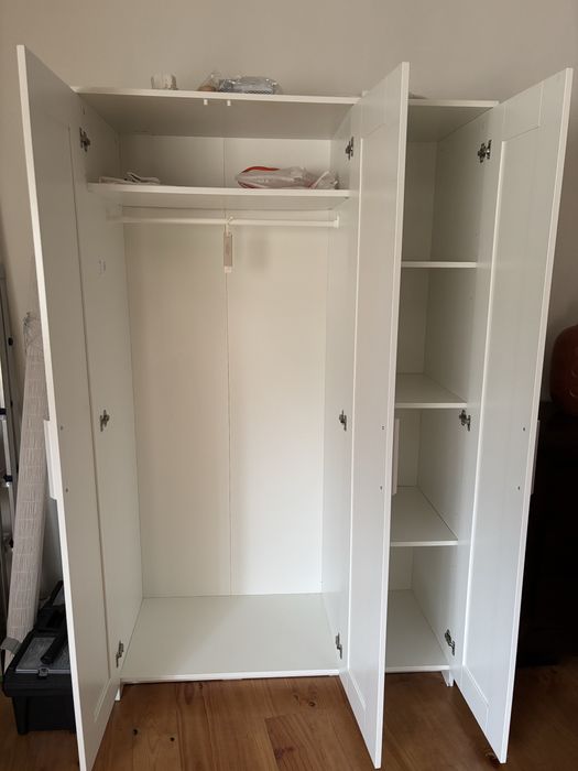 Roupeiro 3 portas Ikea Brimnes