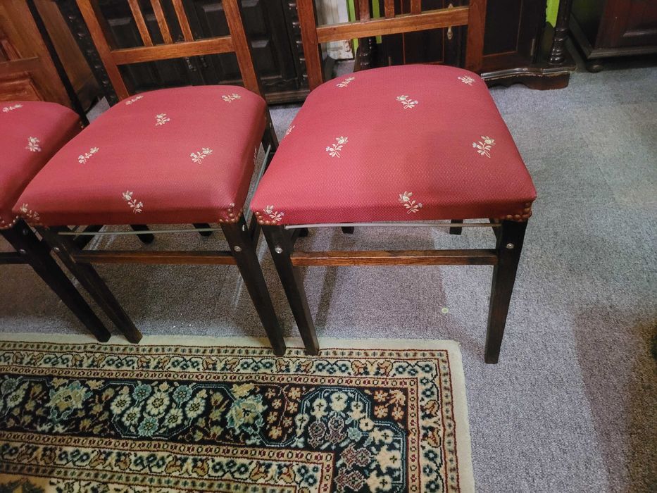 Cadeiras antigas em muito bom estado geral - Valor unitário