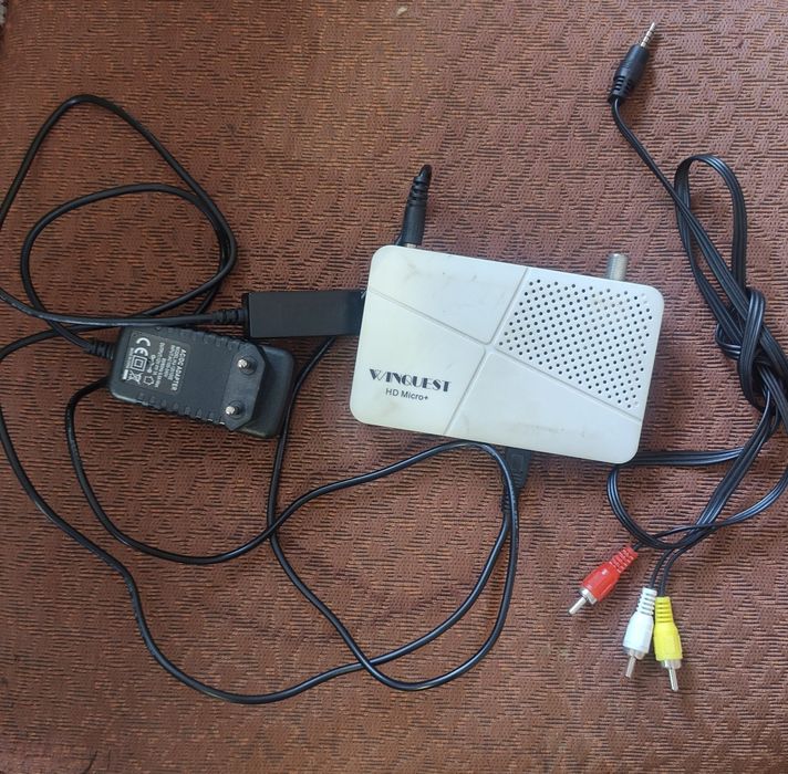 Супутниковий тюнер WINQWEST