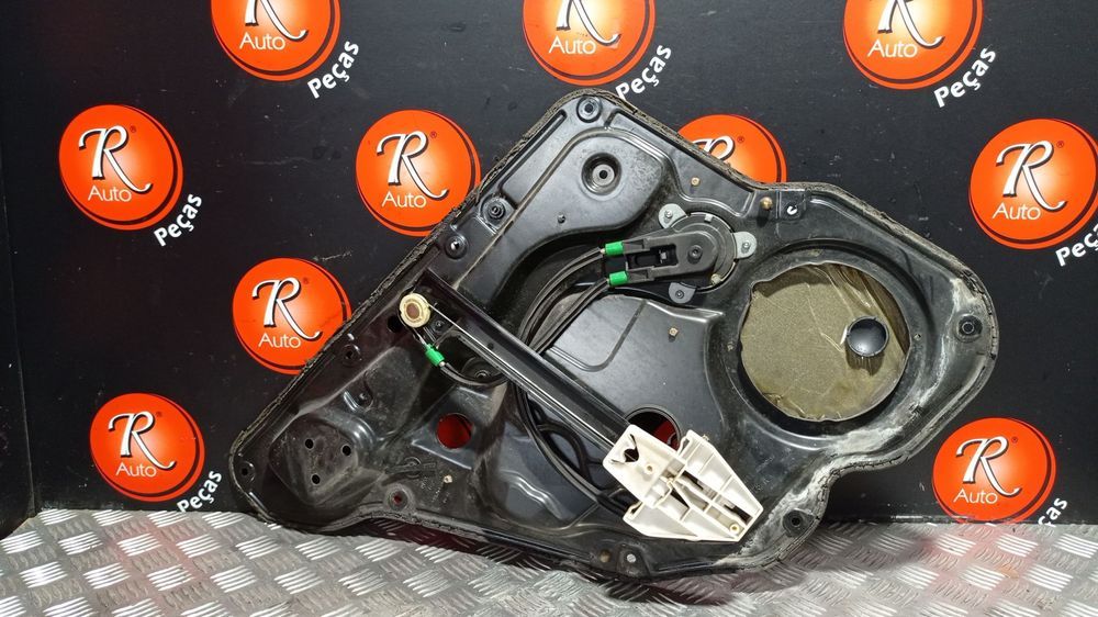 Elevador Frente Dto Seat Leon (1M1)