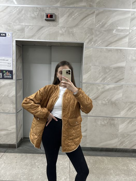 Стьобана куртка на М-Л в рижому кольорі