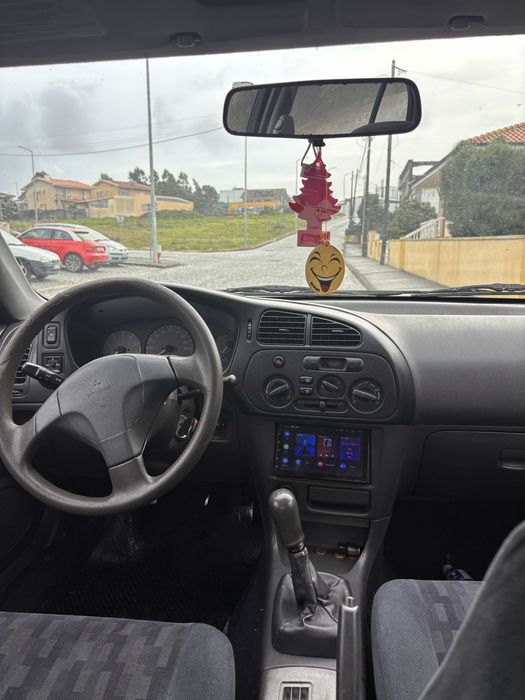 Mitsubishi Lancer 1.3 GLX (1998) – Para Peças ou Recuperação