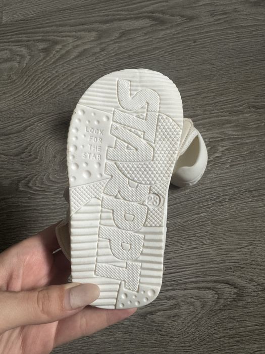 Босоніжки дитячі білі