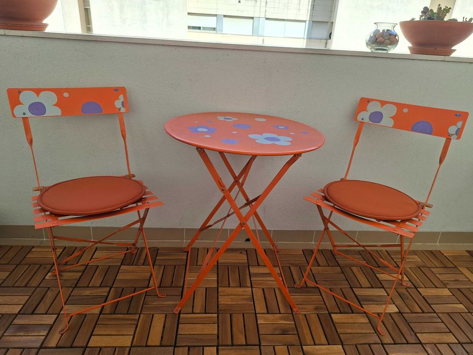 Conjunto de mesa e 2 cadeiras dobraveis de jardim ou varanda