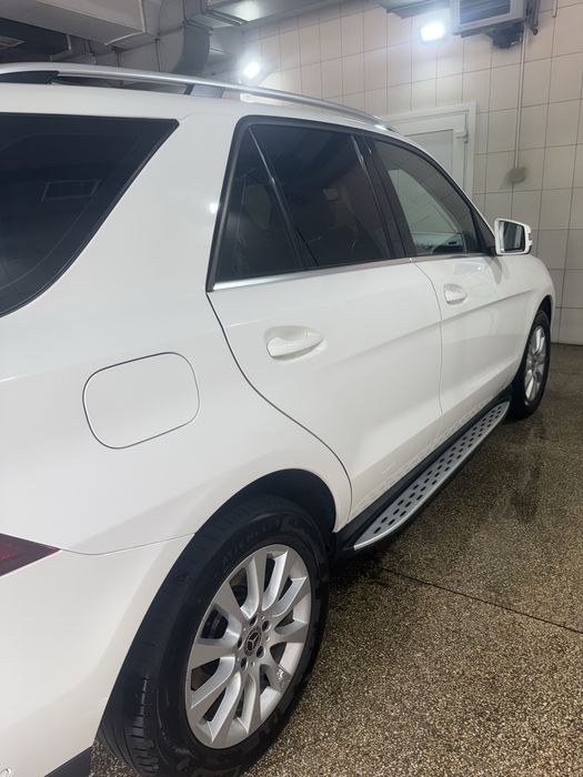 Автомобіль Mercedes GLE 250