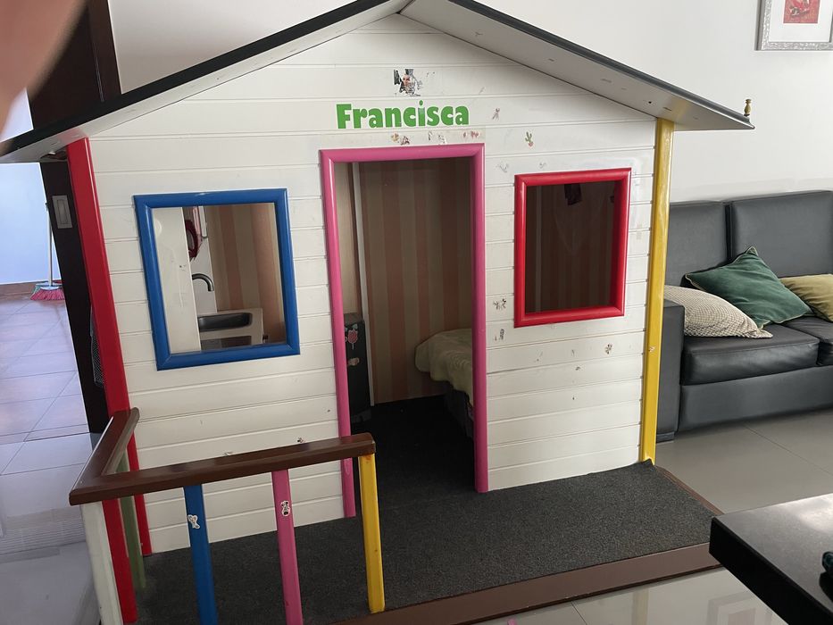 Casinha de madeira  de crianca