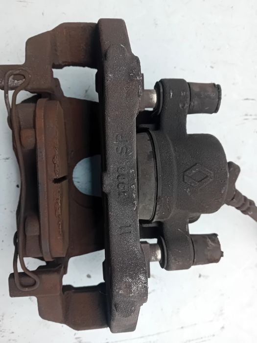 Pinça travão / maxila de travão frente direita RENAULT Clio IV (BH_)