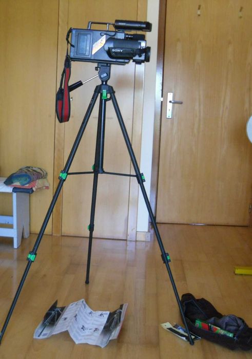 Tripé Para Camera de filmar e máquina. fotográfica