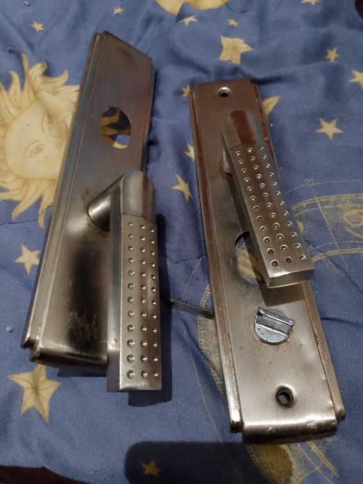 Komplet klamki z zamkami