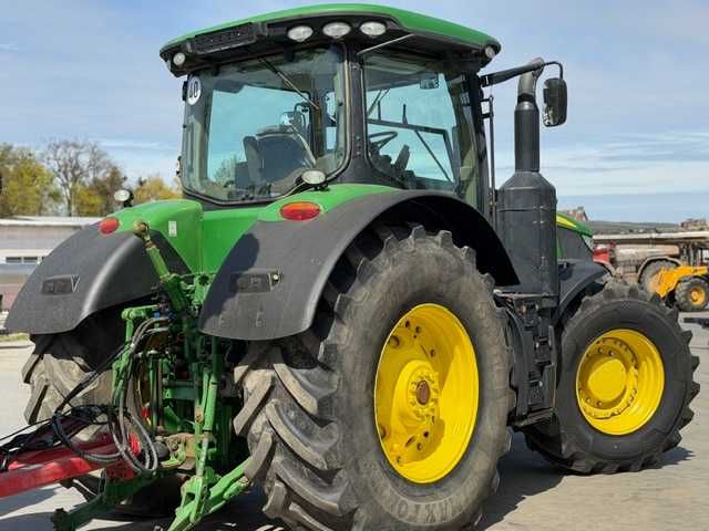 John Deere 7310R
