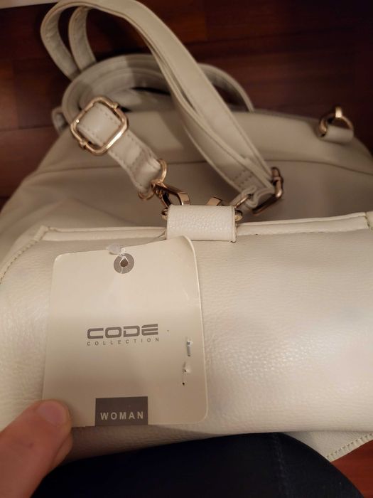 Mochila Bege. [Com Etiqueta].