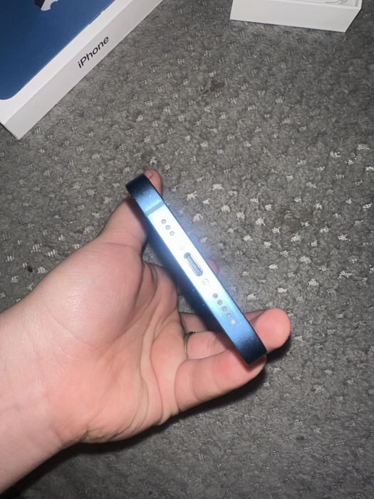 Iphone 13 niebieski